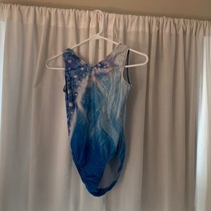 Girls gymnastics Leo